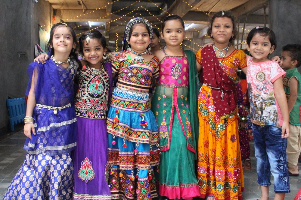 kids team festival activity girls vijaya convent enjoing the festival