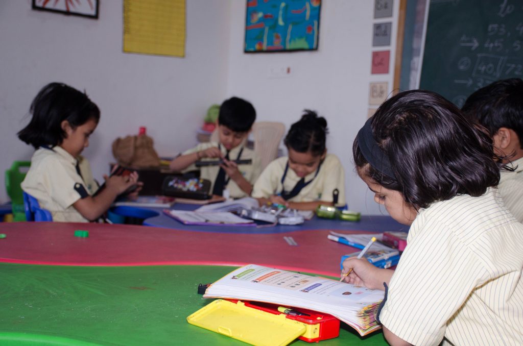 cbse pattern school admission open talented childrens of top kids school vijaya primary and preprimary
