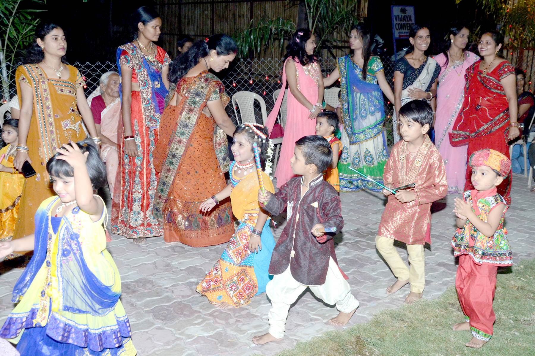 vijaya convent school dandiya celebration kids and teachers in the campus ground