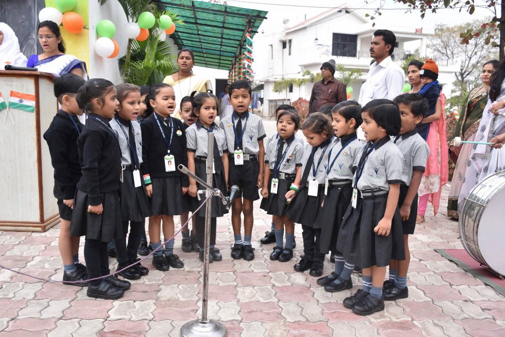 vijaya school for excellence student singing song at republic day