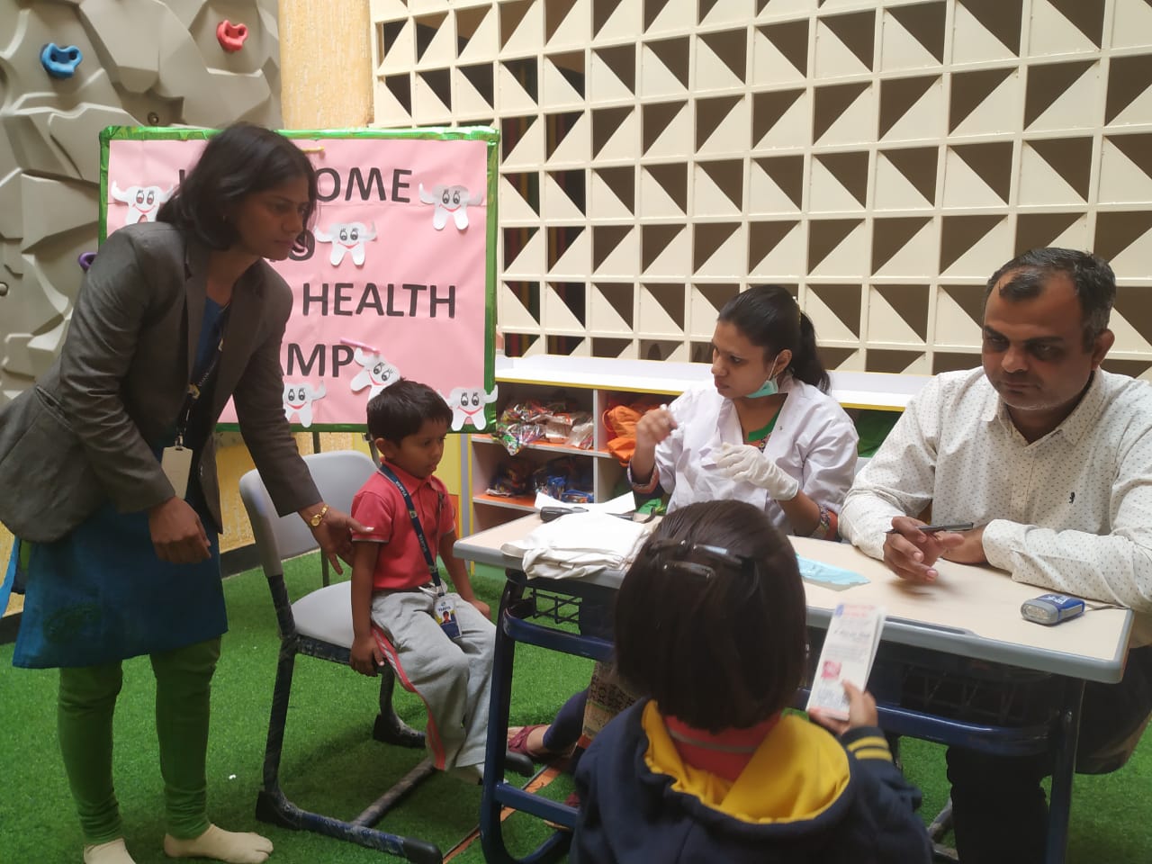 top-school-dental-health-camp-vijaya-convent-school-amravati