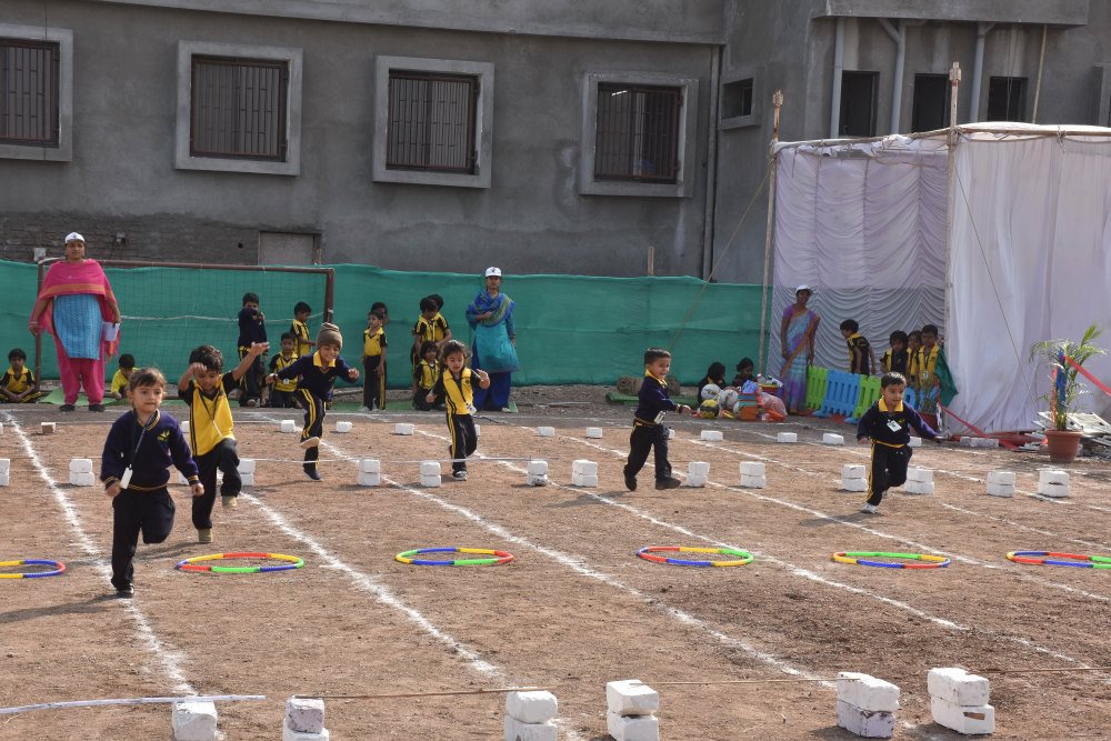 best cbse school in amravati cbse patttern school lkg ukg preprimary primary grade 1 to 5 sport jump and run