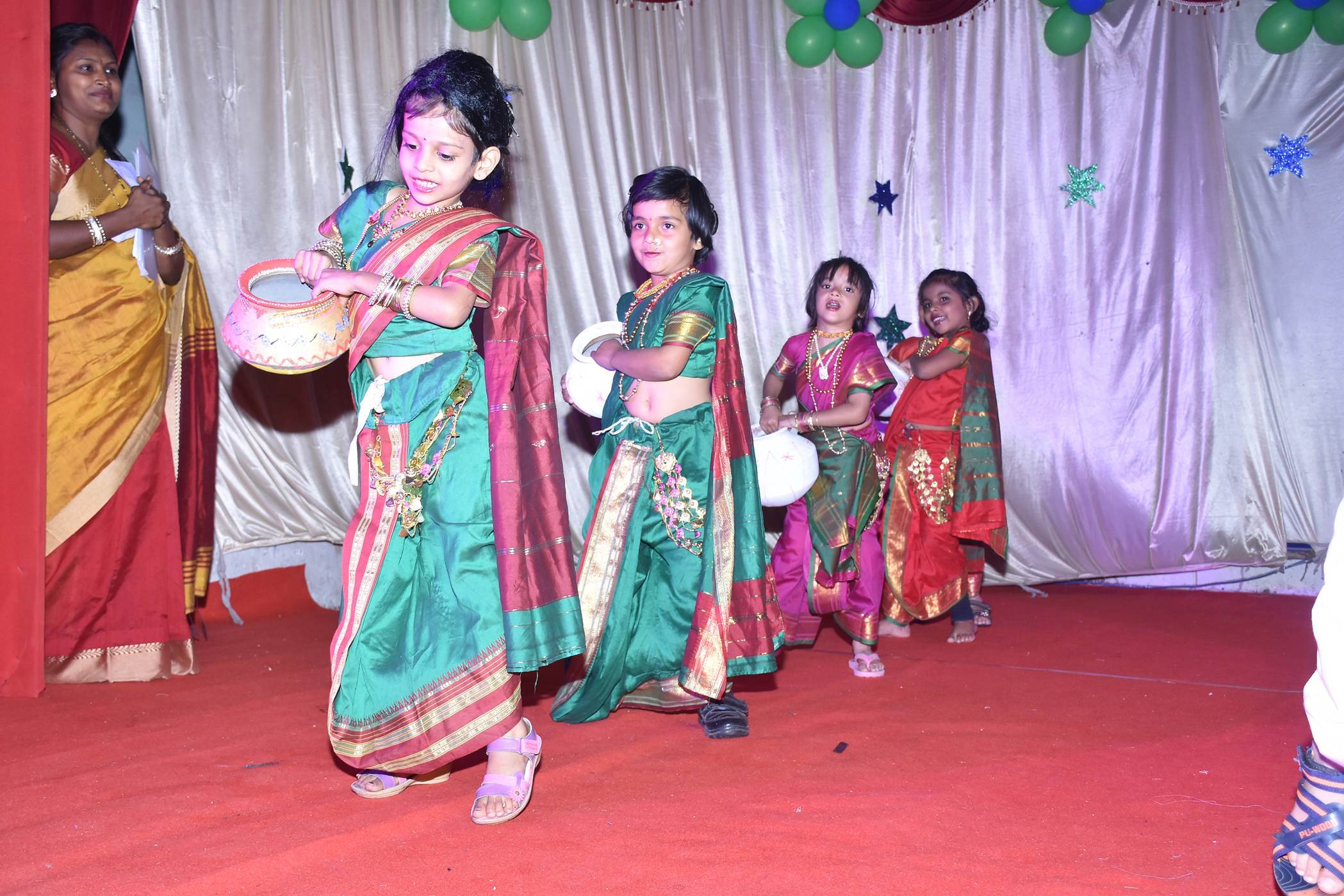 vijaya convent all girls dance performance annual function at the stage