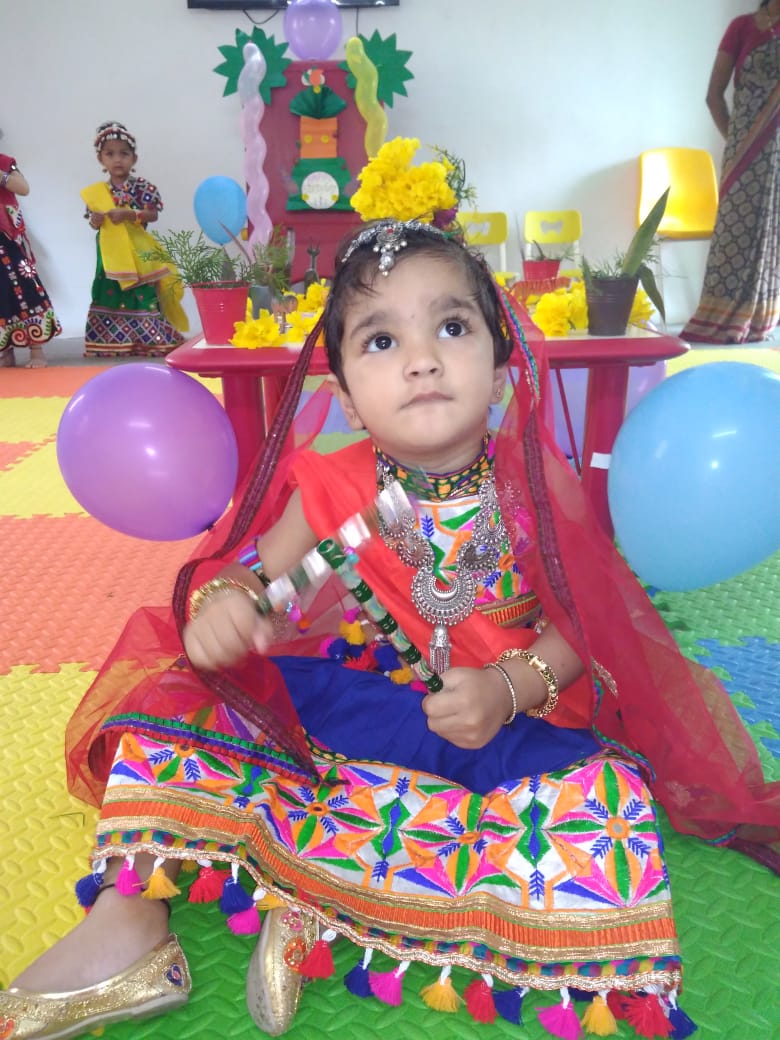 cute-girl-celebration-navratri-vijaya-convent-school