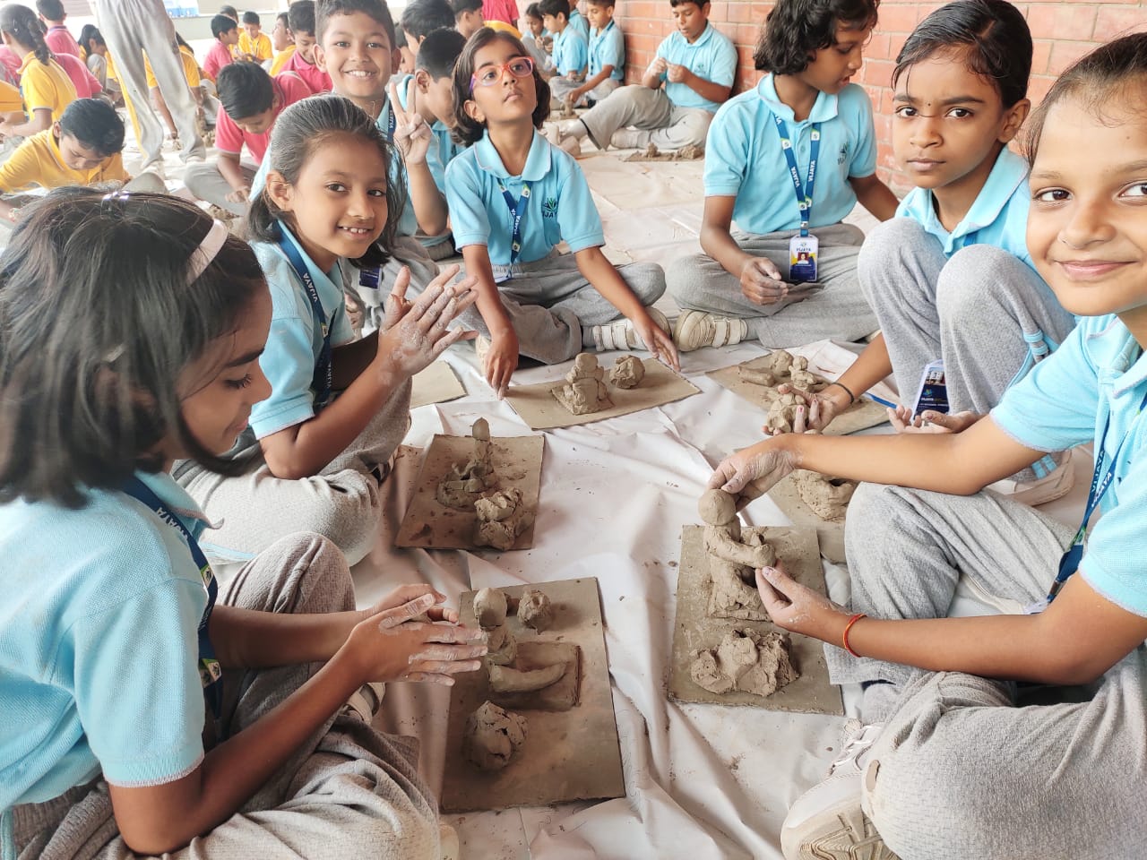 Ganesh-making-in-play-school-in-amravati