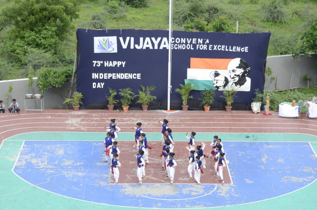 amravati-all-school-name-celebrated-independence-day