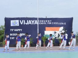 convent-schools-in-amravati-800-students-attended-the-independence-day-program