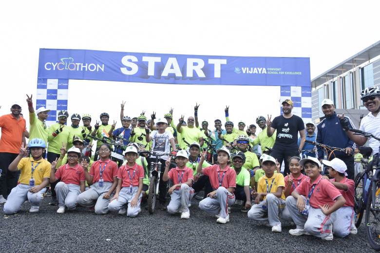 popular-school-in-amravati-organize-cyclothon-On-the-occasion-of-National-Sports-Day