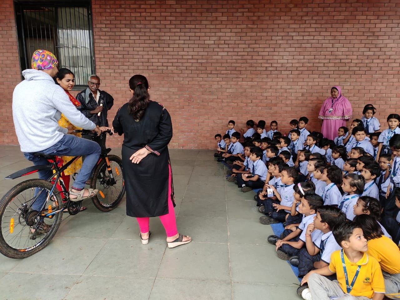 students-of-convent-schools-in-amravati-learning-cycle-repairing