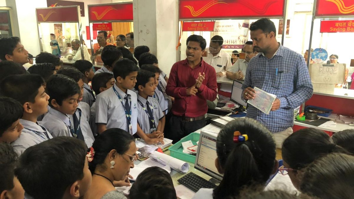 top-cbse-schools-in-amravati-students-visited-to-post-office