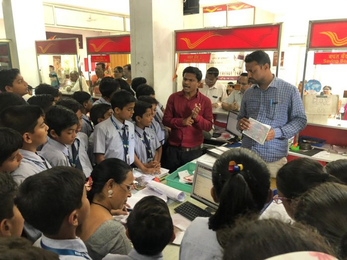 top-cbse-schools-in-amravati-students-visited-to-post-office